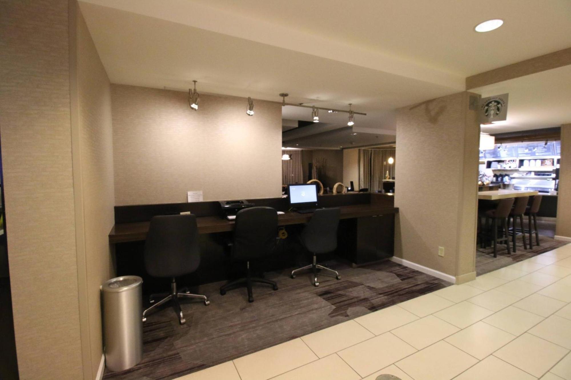 Courtyard By Marriott Indianapolis South Hotel Exterior foto
