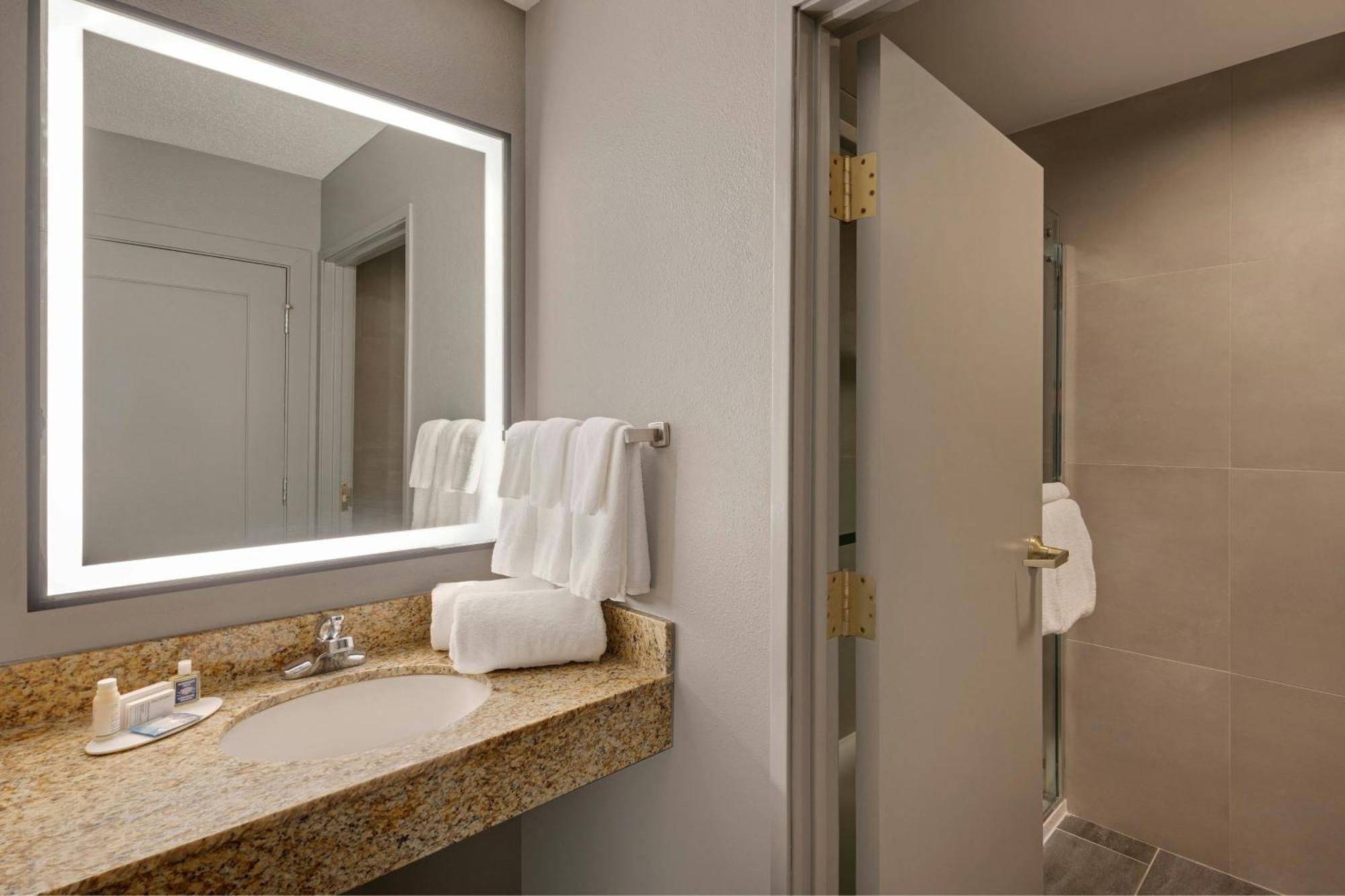 Courtyard By Marriott Indianapolis South Hotel Exterior foto